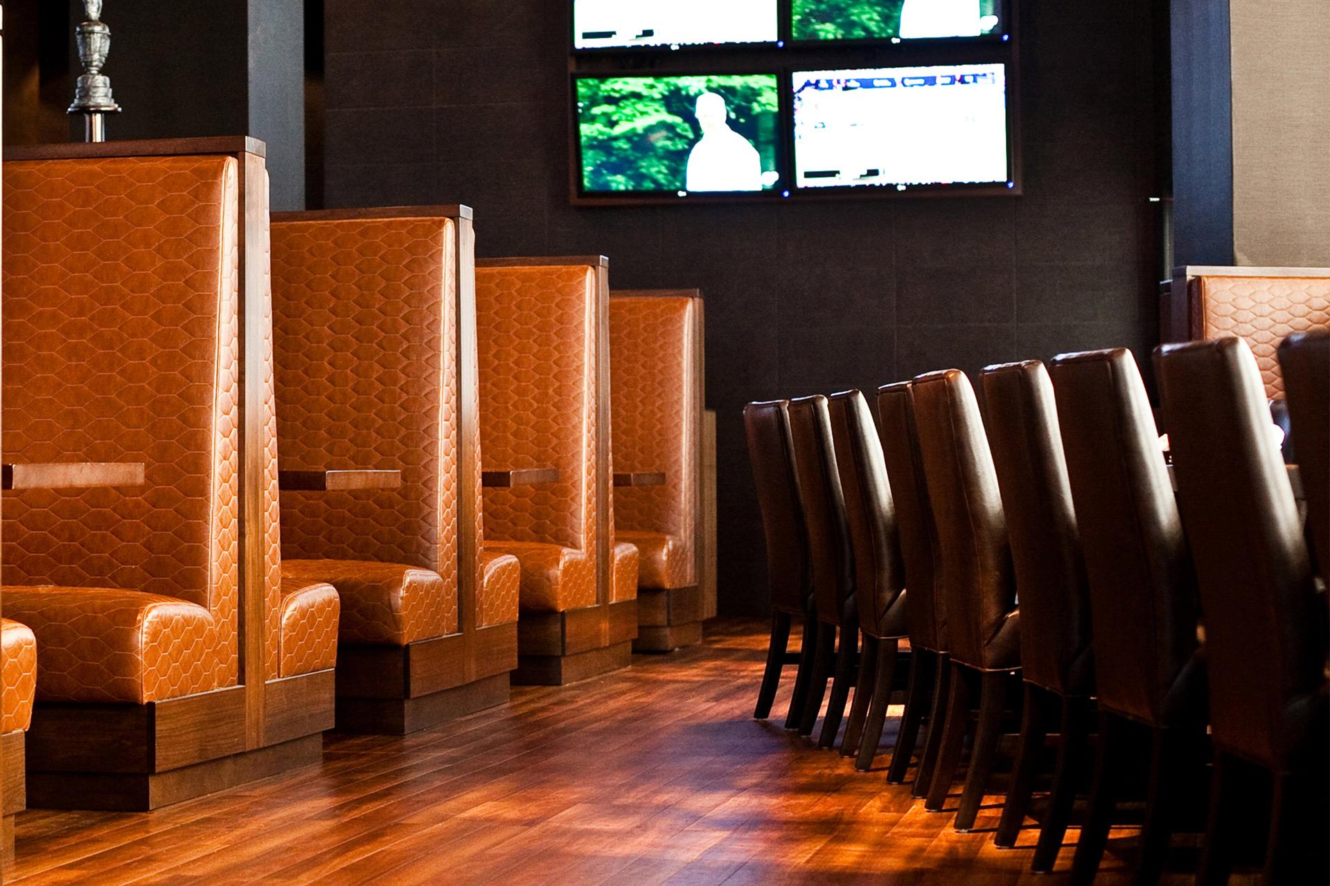 luxury restaurant chairs